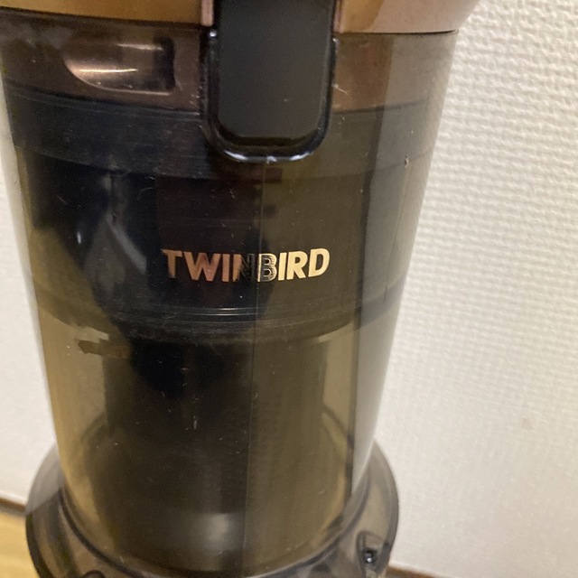 TWINBIRD(ツインバード)のTwinbirdTC-5147G サイクロンスティック掃除機 2WAY 軽量 スマホ/家電/カメラの生活家電(掃除機)の商品写真