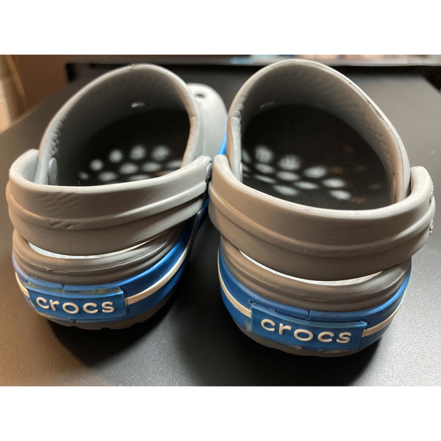 crocs(クロックス)の［squareさま専用］クロックスサンダル＆ベスト　 キッズ/ベビー/マタニティのベビー靴/シューズ(~14cm)(サンダル)の商品写真