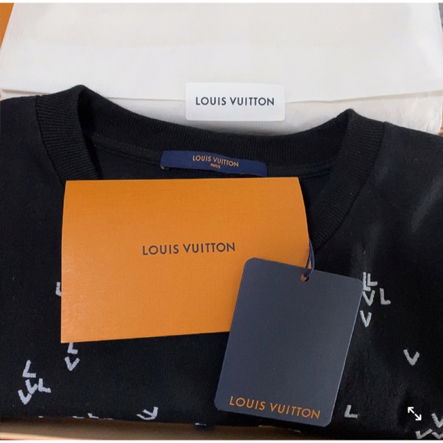 LOUIS VUITTON(ルイヴィトン)のルイヴィトン　Tシャツ　専用 メンズのトップス(Tシャツ/カットソー(半袖/袖なし))の商品写真