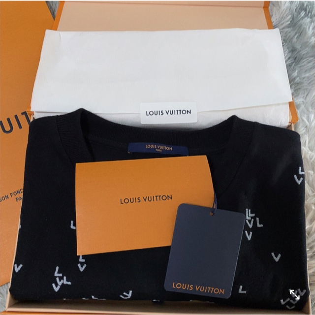 LOUIS VUITTON(ルイヴィトン)のルイヴィトン　Tシャツ　専用 メンズのトップス(Tシャツ/カットソー(半袖/袖なし))の商品写真