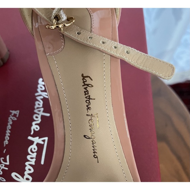 Salvatore Ferragamo(サルヴァトーレフェラガモ)のサルバトーレフェラガモ　ストラップサンダル　スカーフ付き レディースの靴/シューズ(サンダル)の商品写真