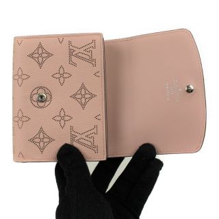 LOUIS VUITTON ポルトフォイユ イリス コンパクト M62541 マヒナ マグノリア ピンク系 レザー レディース ウィメンズ 人気 ブランド LV 二つ折り財布 折りたたみ ウォレット ボタン松前R56号店