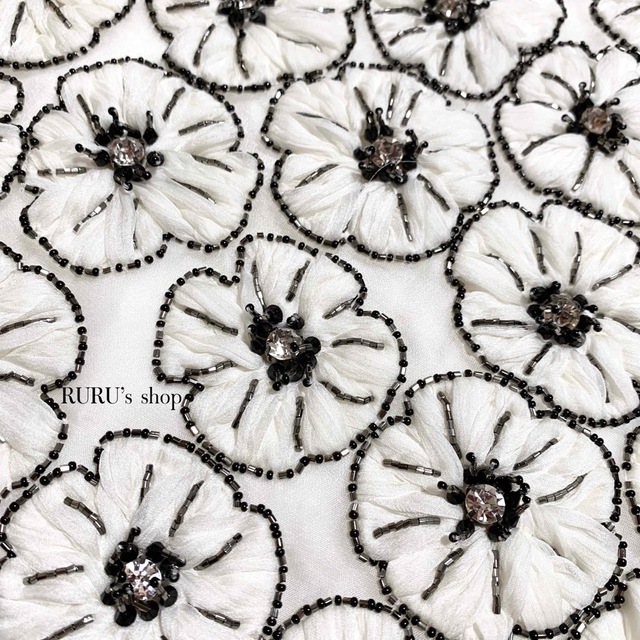 Milly(ミリー)の新品 milly ミリー クリスタル×ビーズ刺繍 フローラル ワンピースドレス レディースのワンピース(ひざ丈ワンピース)の商品写真