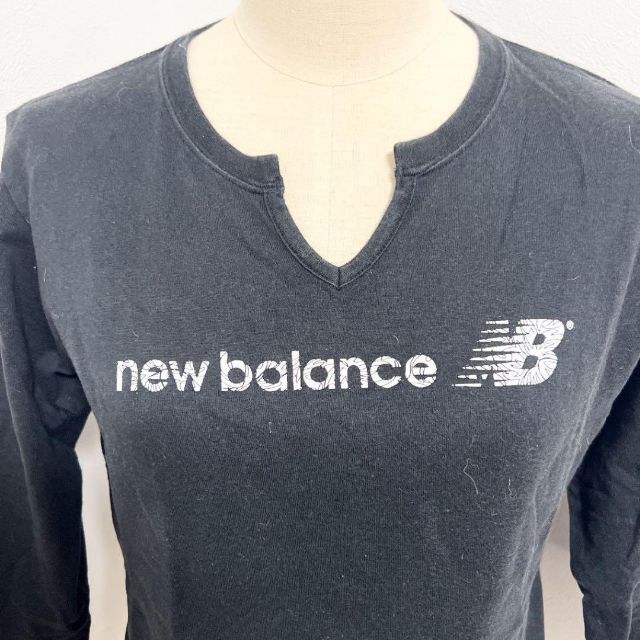 New Balance(ニューバランス)のNEW BALANCE ニューバランス　レディース　ロングTシャツ　古着　M レディースのトップス(Tシャツ(長袖/七分))の商品写真