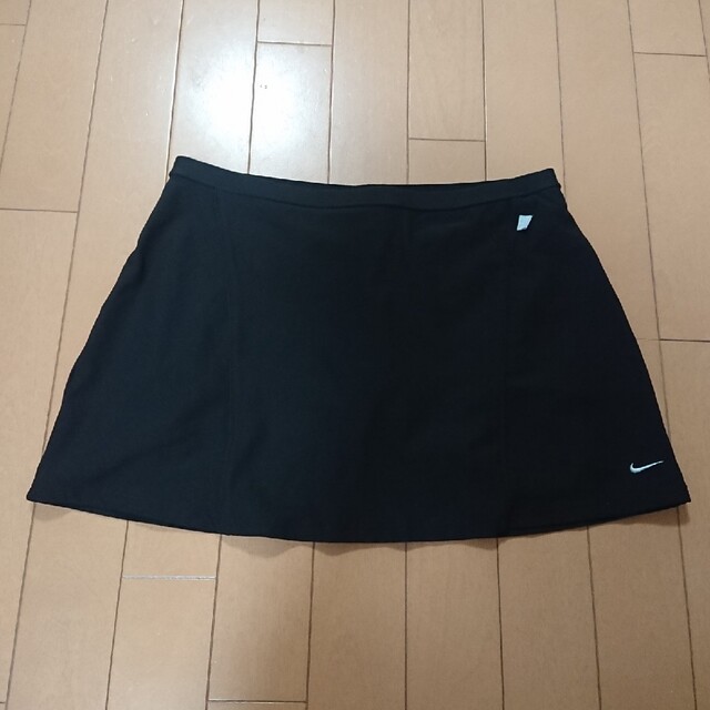 NIKE(ナイキ)のNIKE スコート M ナイキ テニス Nike レディース　DRYFIT　速乾 スポーツ/アウトドアのテニス(ウェア)の商品写真