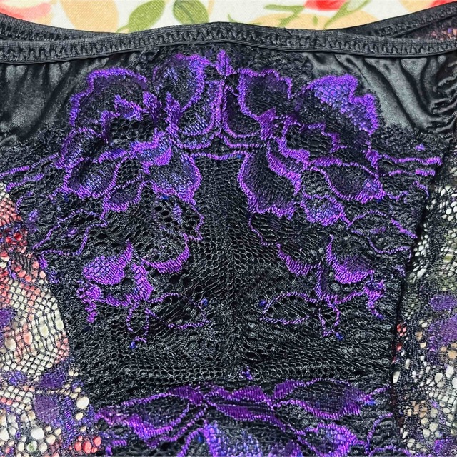 Ravijour(ラヴィジュール)の★Ravijour★レースフルバックショーツ★パンツ下着★紫花柄刺繍★BLACK レディースの下着/アンダーウェア(ショーツ)の商品写真