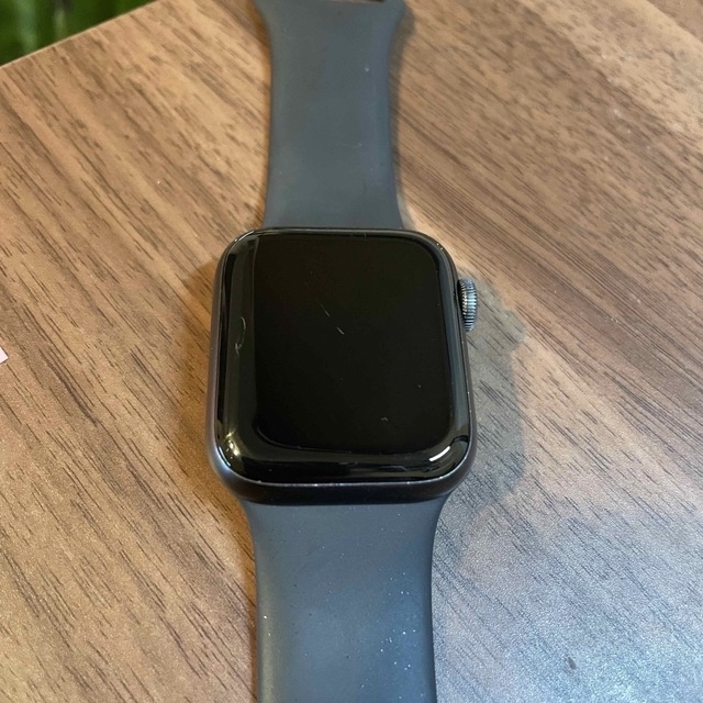 Apple Watch(アップルウォッチ)のApple Watch シリーズ5 GPS 40mm 中古美品 メンズの時計(腕時計(デジタル))の商品写真