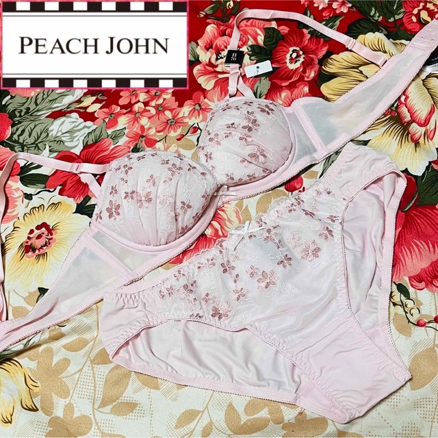 PEACH JOHN(ピーチジョン)の★PEACH JOHN★ピーチジョン★小花柄刺繍★ブラショーツ★フルバック下着 レディースの下着/アンダーウェア(ブラ&ショーツセット)の商品写真