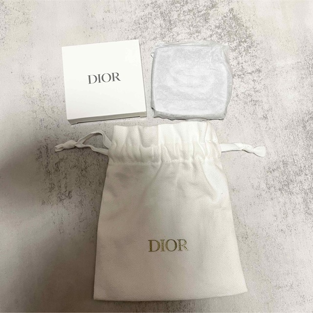 Dior ディオールDIOR 限定ノベルティ♡コンパクトミラー巾着ポーチセット♡レアの通販 by Kikki DIOR スペシャルギフト ミラー 国内正規 ノベルティ レア ポーチセット