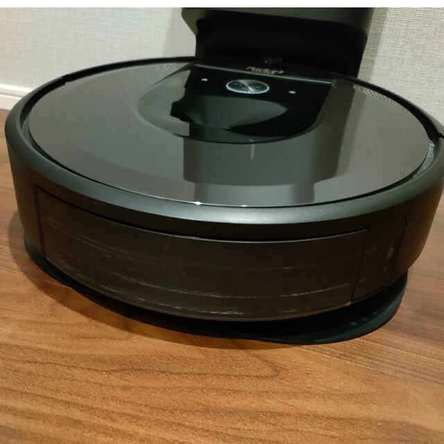 iRobot(アイロボット)の(マコト様専用)ルンバi7+ roomba iRobot クリーンベース付き スマホ/家電/カメラの生活家電(掃除機)の商品写真