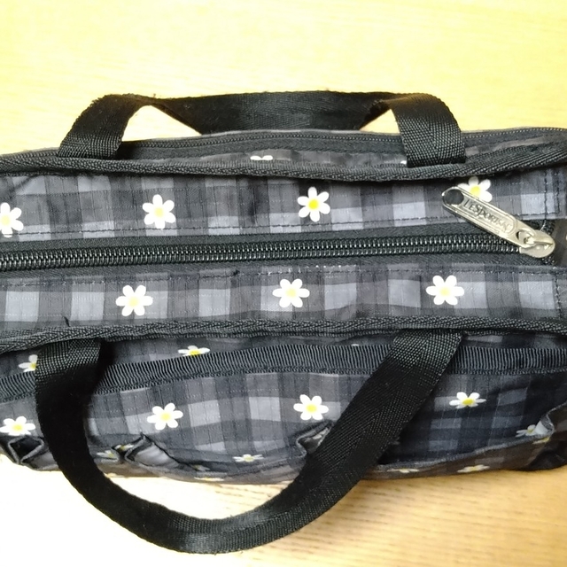 LeSportsac(レスポートサック)のLeSportsacレスポートサック　バッグインバッグ レディースのファッション小物(ポーチ)の商品写真