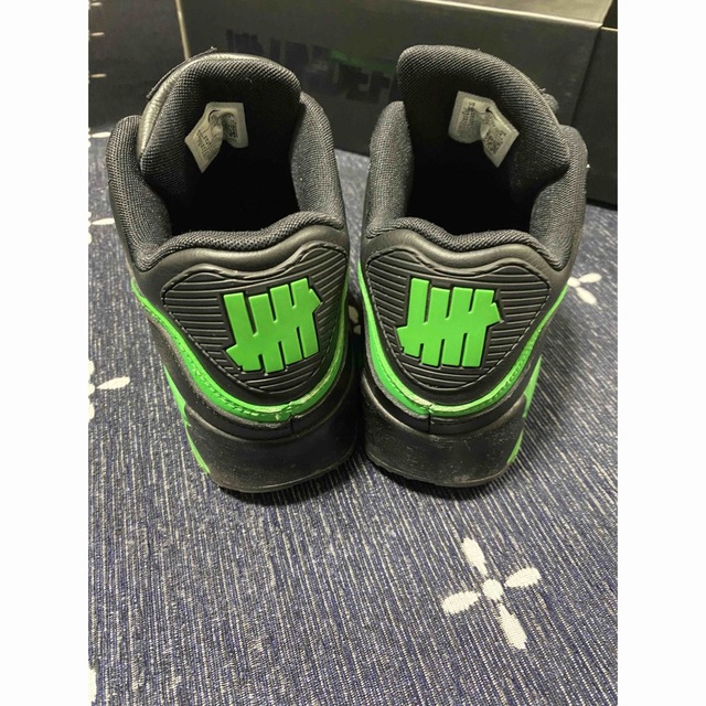 NIKE(ナイキ)のUNDEFEATED × NIKE AIR MAX 90 BLACK/GREEN メンズの靴/シューズ(スニーカー)の商品写真