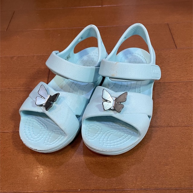 crocs(クロックス)のクロックス　ストラップサンダル　17.5cm キッズ/ベビー/マタニティのキッズ靴/シューズ(15cm~)(サンダル)の商品写真