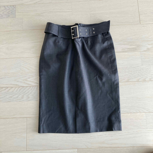 日本製❗️未使用❗️ ウール93% カシミヤ7%   レディースのスカート(ひざ丈スカート)の商品写真