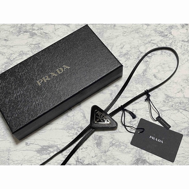 ◀︎新品未使用 PRADA ▶︎ サフィアーノレザー ボロタイ/ループタイ