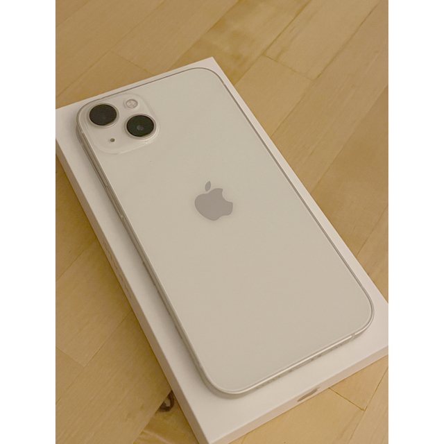 iPhone(アイフォーン)のアップル iPhone13 128GB スターライト simフリー スマホ/家電/カメラのスマートフォン/携帯電話(スマートフォン本体)の商品写真