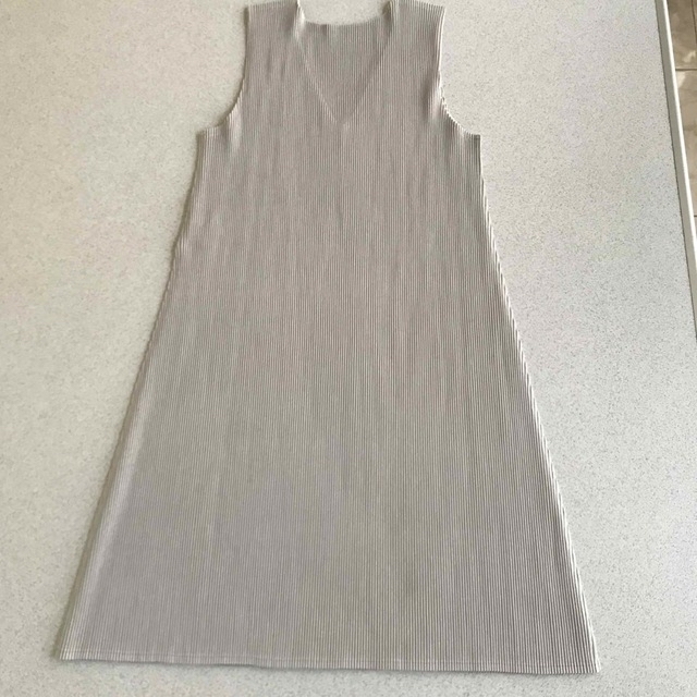 新品.未使用】pleats please チュニックワンピース3 ラメ入り は自分に