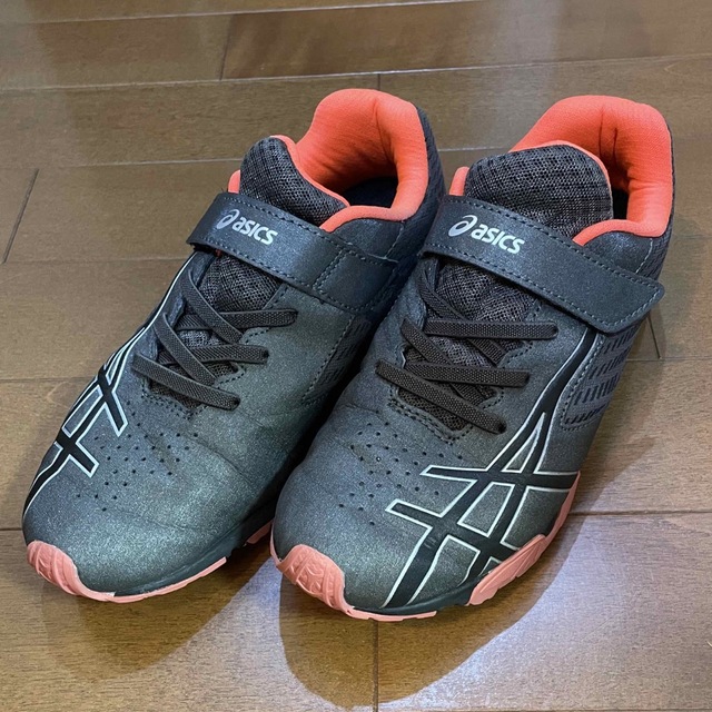 LAZERBEAM（ASICS）(レーザービーム)のアシックス asics レーザービーム スニーカー　22.5cm キッズ/ベビー/マタニティのキッズ靴/シューズ(15cm~)(スニーカー)の商品写真