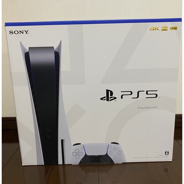 SONY(ソニー)のPlayStation5通常版（CFl1200A01） エンタメ/ホビーのゲームソフト/ゲーム機本体(家庭用ゲーム機本体)の商品写真