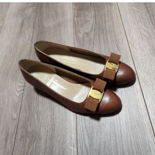 フェラガモ(Ferragamo)の早いもの勝ち！Ferragamo パンプス(ハイヒール/パンプス)