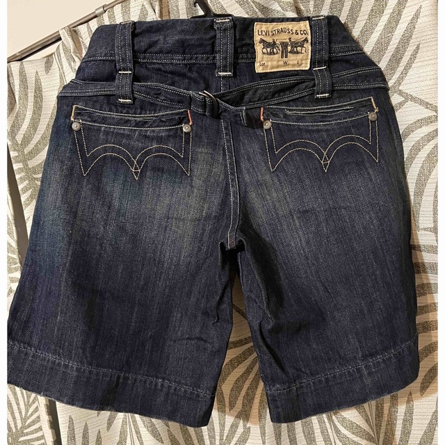 Levi's(リーバイス)のリーバイス　デニム　ハーフパンツ レディースのパンツ(デニム/ジーンズ)の商品写真