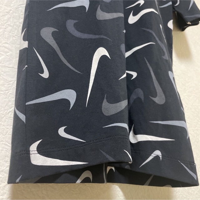 NIKE(ナイキ)のナイキ NIKE ジュニア NSW スウッシュ  ショートスリーブシャツ キッズ/ベビー/マタニティのキッズ服男の子用(90cm~)(Tシャツ/カットソー)の商品写真