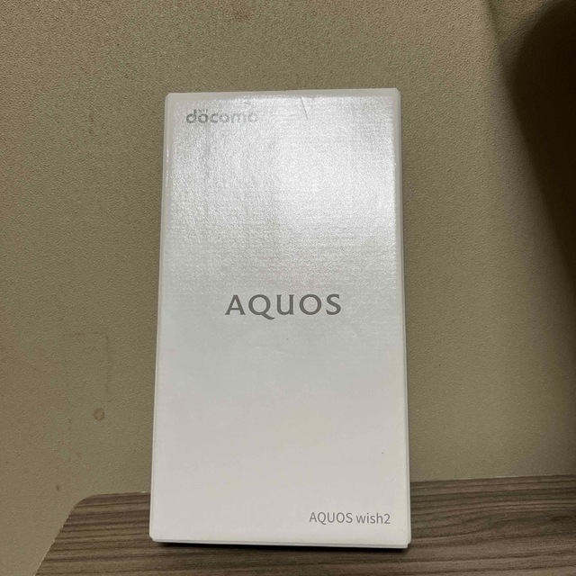 AQUOS(アクオス)のAQUOS docomo SH-51C ホワイト スマホ/家電/カメラのスマートフォン/携帯電話(スマートフォン本体)の商品写真