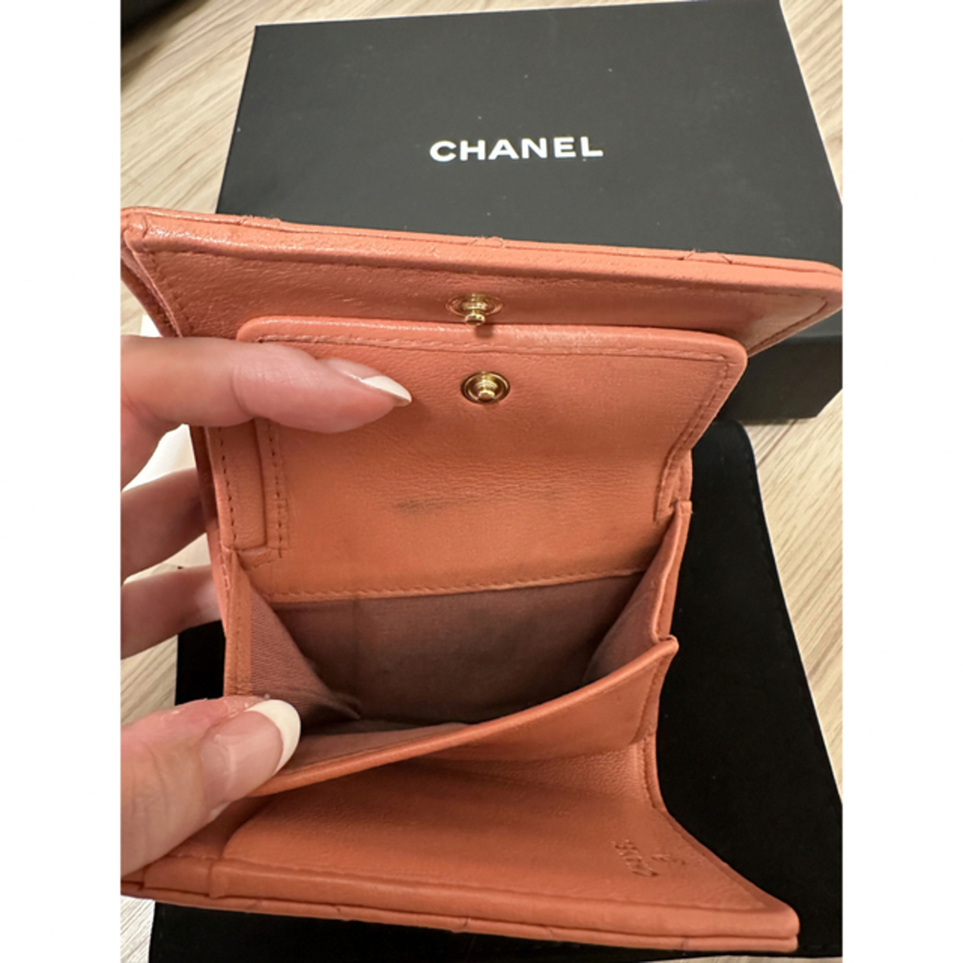 CHANEL(シャネル)のCHANEL ピンク 三つ折り財布 希少 レディースのファッション小物(財布)の商品写真