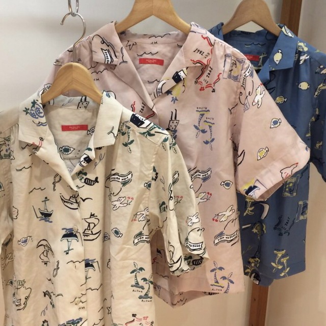 POU DOU DOU(プードゥドゥ)のボンボヤージュプリントアロハシャツ　ピンク レディースのトップス(シャツ/ブラウス(半袖/袖なし))の商品写真