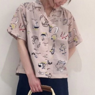 プードゥドゥ(POU DOU DOU)のボンボヤージュプリントアロハシャツ　ピンク(シャツ/ブラウス(半袖/袖なし))