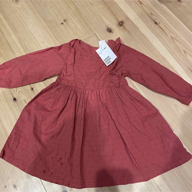 H&M(エイチアンドエム)のH&Mワンピース キッズ/ベビー/マタニティのキッズ服女の子用(90cm~)(ワンピース)の商品写真