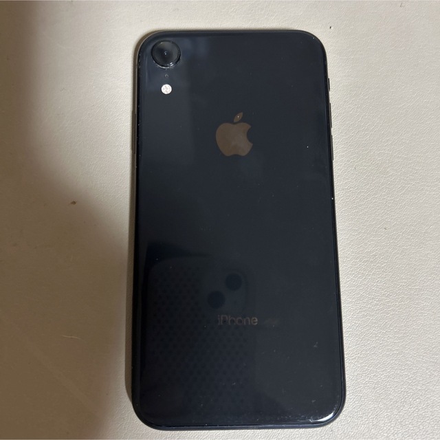 iPhone(アイフォーン)のiPhone XR Black 128 GB docomo ＋white スマホ/家電/カメラのスマートフォン/携帯電話(スマートフォン本体)の商品写真