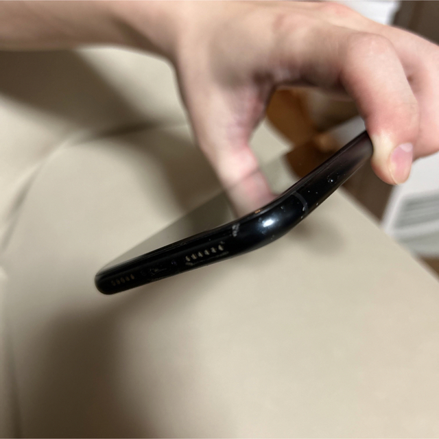 iPhone(アイフォーン)のiPhone XR Black 128 GB docomo ＋white スマホ/家電/カメラのスマートフォン/携帯電話(スマートフォン本体)の商品写真