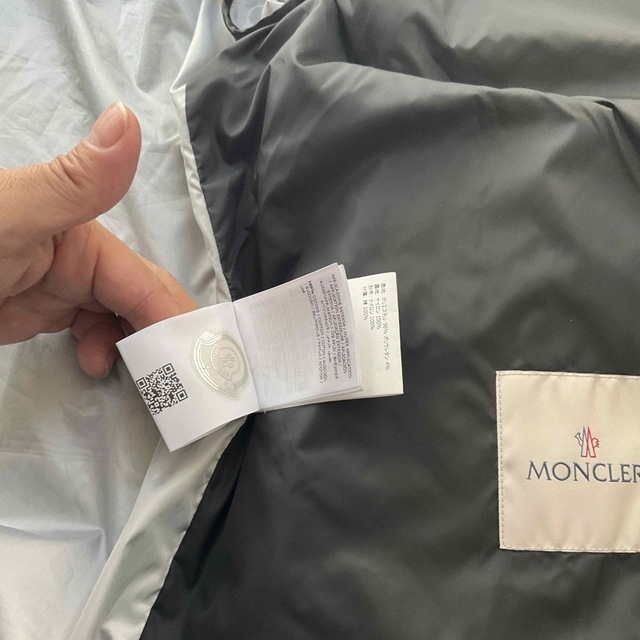 MONCLER(モンクレール)のMONCLER モンクレール　ジャケット　グレー メンズのジャケット/アウター(ナイロンジャケット)の商品写真