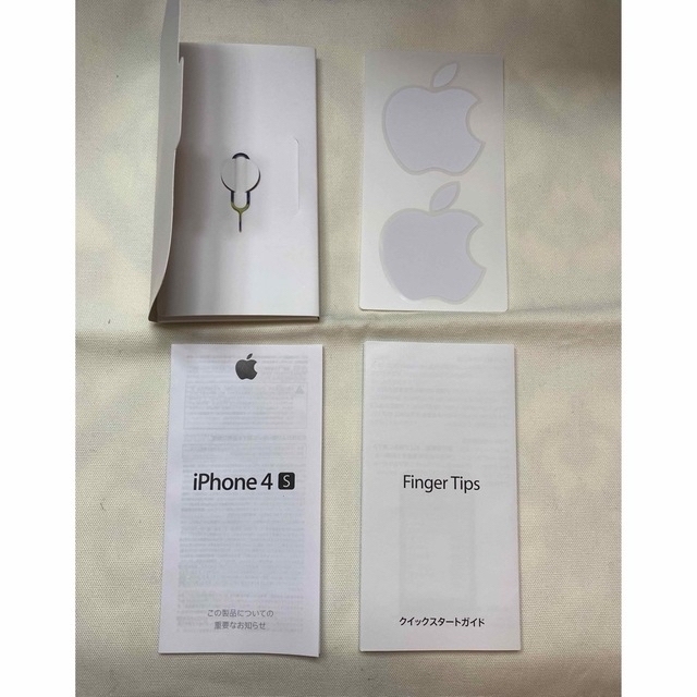 iPhone(アイフォーン)のiPhone4s 16GB ホワイト　ソフトバンク  動作品　箱付き スマホ/家電/カメラのスマートフォン/携帯電話(スマートフォン本体)の商品写真