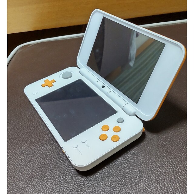 Newニンテンドー2DS LL 【ホワイト×オレンジ】箱なし携帯用ゲーム機