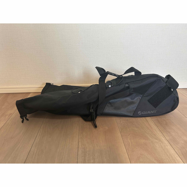 Giant(ジャイアント)のGIANT SCOUT SEAT BAG (L) 大容量サドルバッグ スポーツ/アウトドアの自転車(バッグ)の商品写真