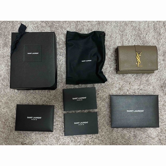 Saint Laurent(サンローラン)のYSLライン オリガミ タイニーウォレット（グレインレザー） レディースのファッション小物(財布)の商品写真