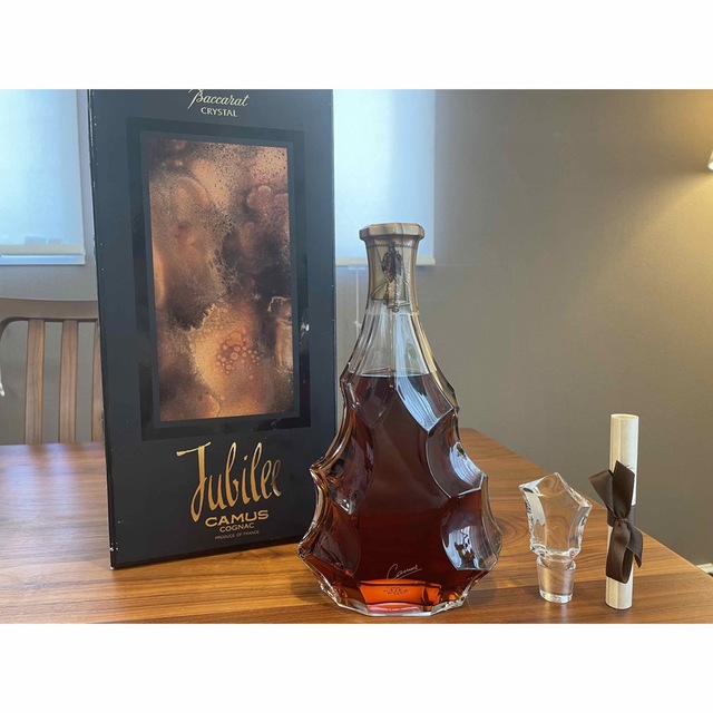 新年の贈り物 カミュ ジュビリー バカラボトル ブランデー 700ml 箱