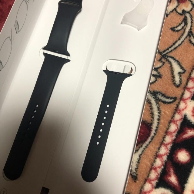 Apple Watch SE GPSモデル 44mm MYDT2J ブラック スマホ/家電/カメラのスマホアクセサリー(その他)の商品写真