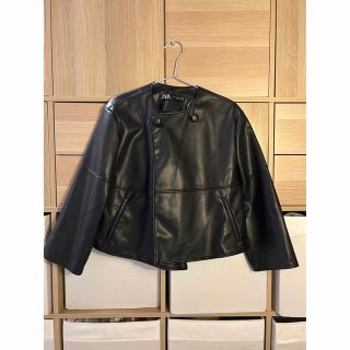 ザラ(ZARA)のZARA ノーカラー レザー ジャケット ライダース(ライダースジャケット)