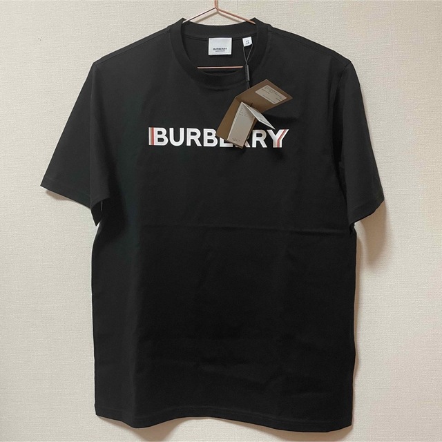 BURBERRY(バーバリー)のバーバリー　Tシャツ　ブラック　XSサイズ 半袖　Burberry レディースのトップス(Tシャツ(半袖/袖なし))の商品写真