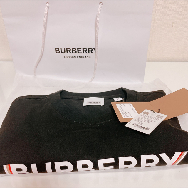 BURBERRY(バーバリー)のバーバリー　Tシャツ　ブラック　XSサイズ 半袖　Burberry レディースのトップス(Tシャツ(半袖/袖なし))の商品写真