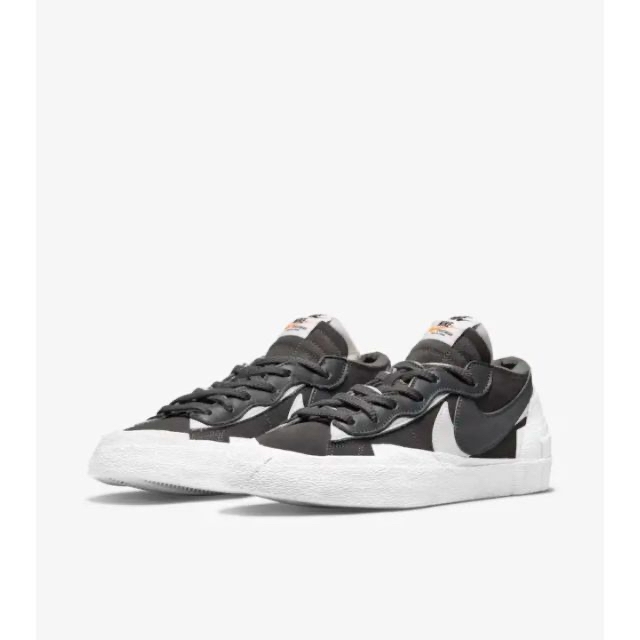 SACAI NIKE BLAZER LOW IRON GREY