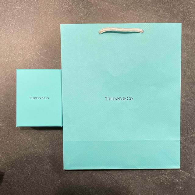 Tiffany & Co.(ティファニー)の✴︎TIFFANY✴︎紙箱&紙袋 レディースのバッグ(ショップ袋)の商品写真
