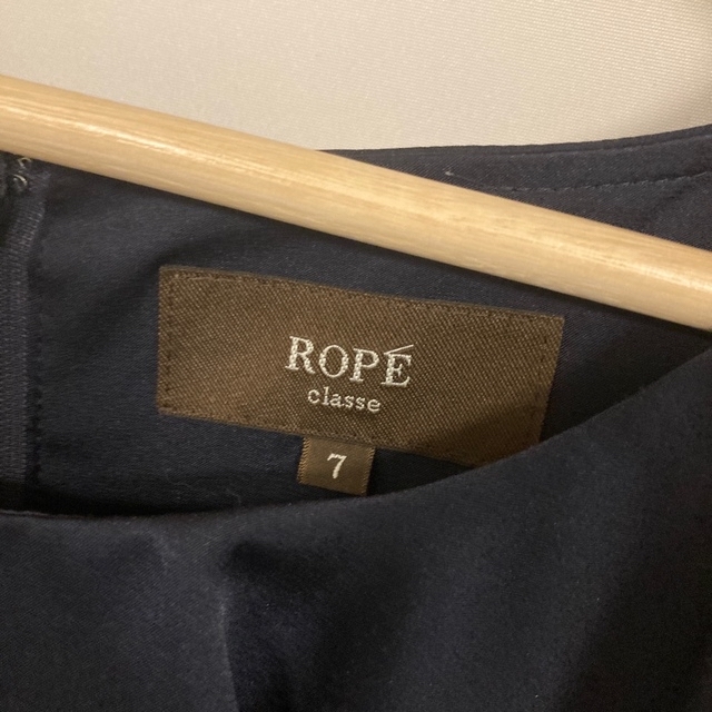 ROPE’(ロペ)の美品　ロペ　結婚式　ドレス　お呼ばれ　ワンピース　ネイビー　 レディースのフォーマル/ドレス(ミディアムドレス)の商品写真