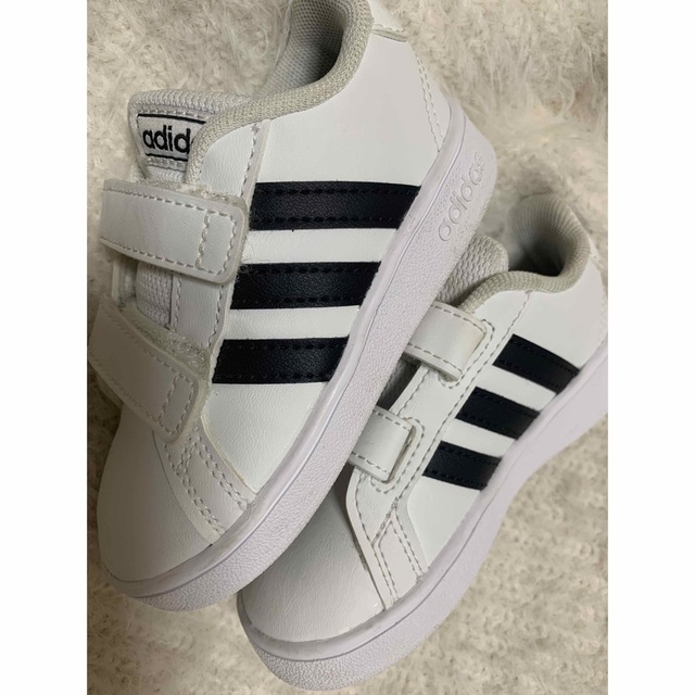 adidas(アディダス)のadidas♡ キッズ/ベビー/マタニティのベビー靴/シューズ(~14cm)(スニーカー)の商品写真