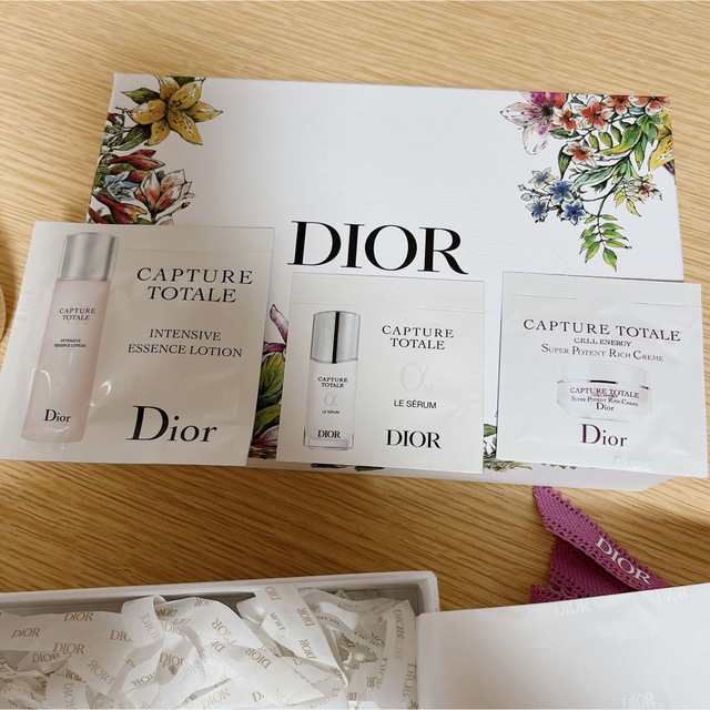 Christian Dior(クリスチャンディオール)の【新品 未使用】ディオール　ジャドールボディミルク　200ml  コスメ/美容のボディケア(ボディローション/ミルク)の商品写真