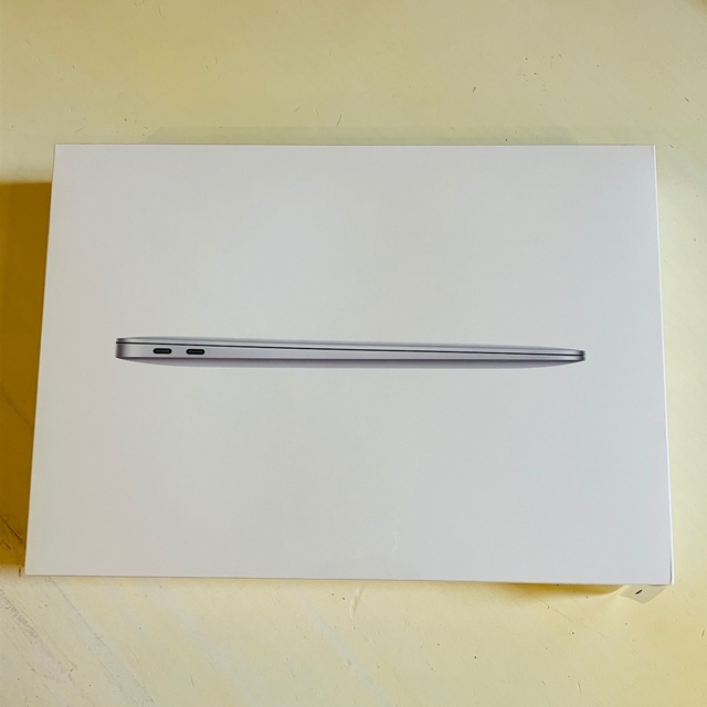 8つ画面サイズ【新品】Apple MacBook Air シルバー  256GB M1