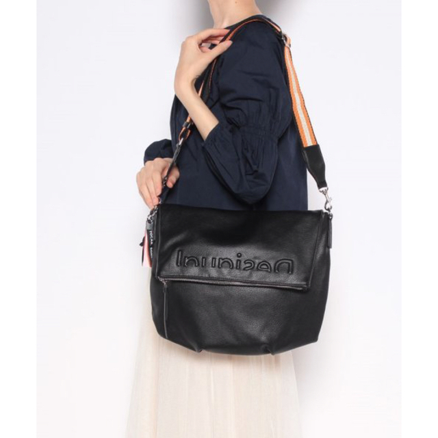 DESIGUAL(デシグアル)の新品✨タグ付き　定価14,900円　デシグアル　ショルダーバッグ  大特価‼️ レディースのバッグ(ショルダーバッグ)の商品写真